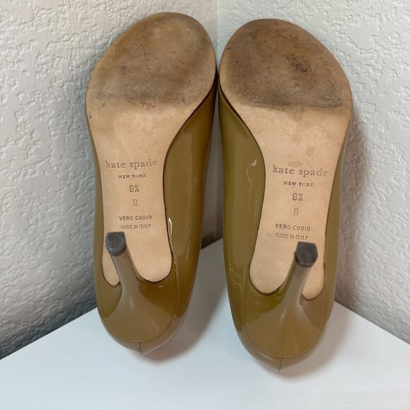 Kate Spade New York Patent Leather Classic Karolina Pumps Beige Camel Size 8.5 - Picture 12 of 14
